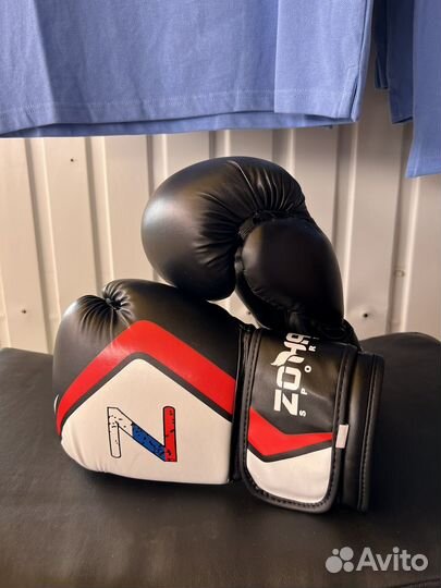 Боксерские перчатки