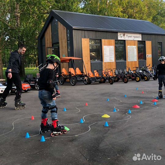 Тренер инструктор по катанию на роликах