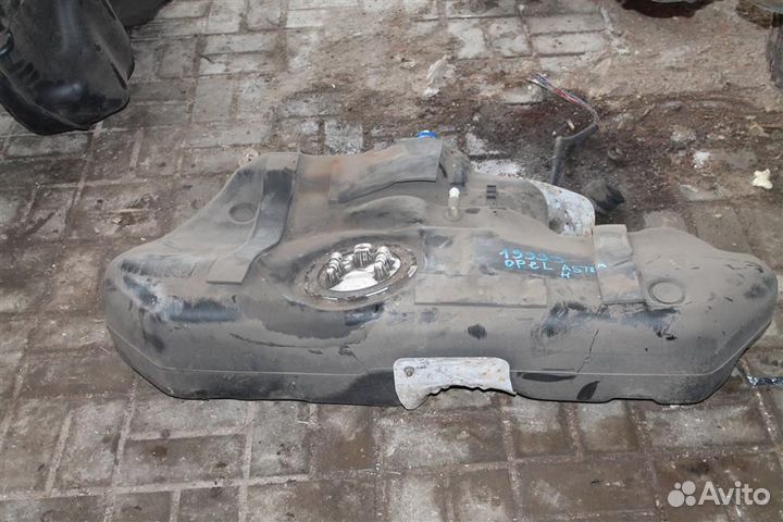 Бензобак Opel Astra H