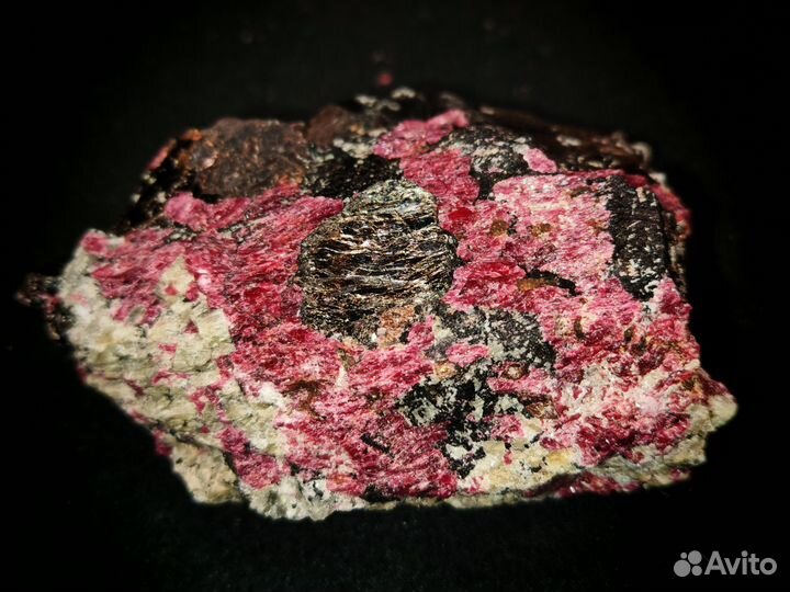 Эвдиалит, Аннит. 231