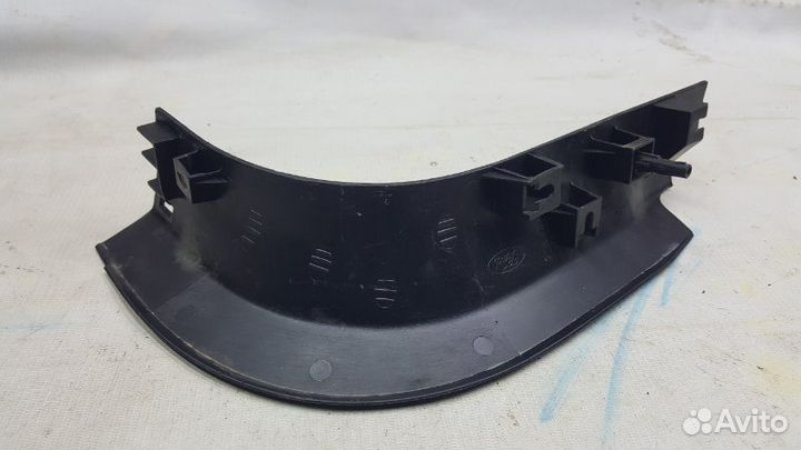 Внутренняя накладка на порог передняя правая Ford