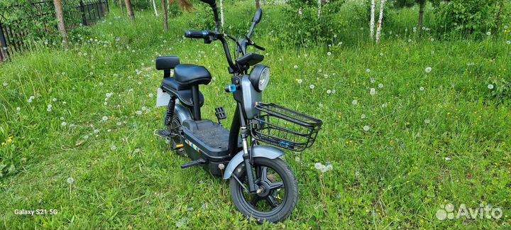 Трицикл, электроскутер