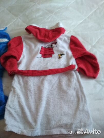 Продам 2 халатика