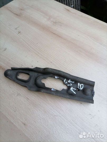 Вилка сцепления Mitsubishi Lancer 10