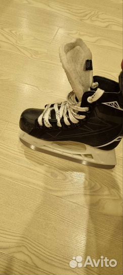Хоккейные коньки bauer