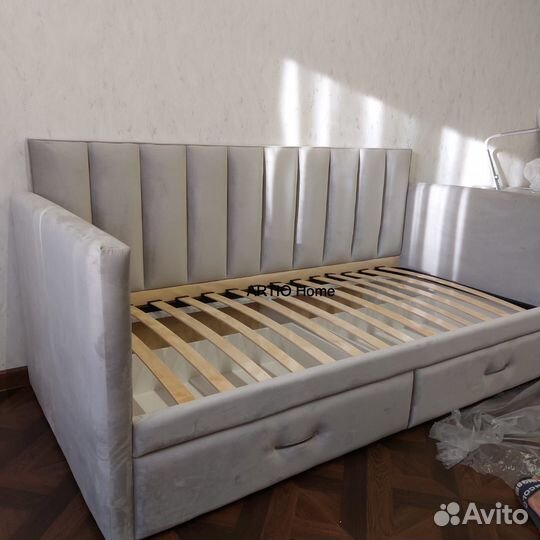 Детская кровать с мягкими бортиками