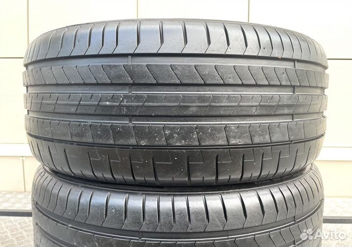 Pirelli P Zero PZ4 255/40 R20