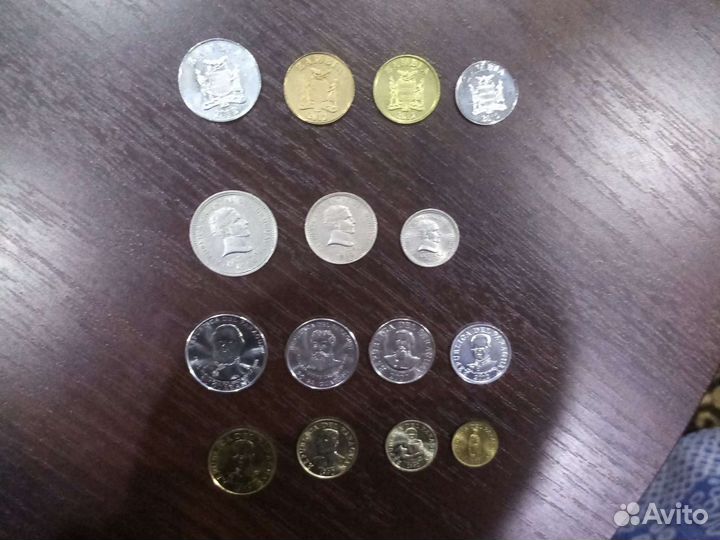 Наборы монет, Замбии, Уругвая, Парагвая, Сингапура