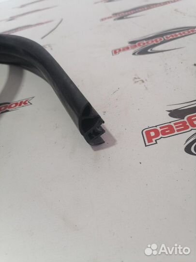 Уплотнитель проема двери передней левой Logan H4MD