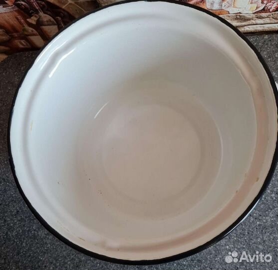 Кастрюля эмалированная