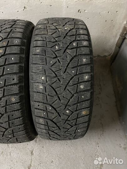 Bridgestone Blizzak Spike-02 225/50 R17