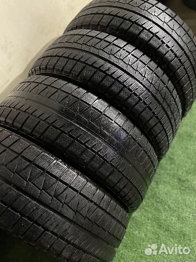 Bridgestone Blizzak Revo GZ 215/55 R17 94S