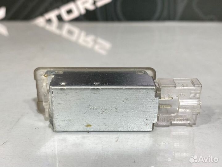 Плафон салона Volkswagen Touareg 7L AXQ/4 2006