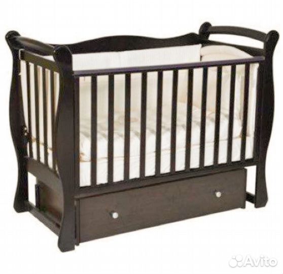 Детская кроватка с комодом