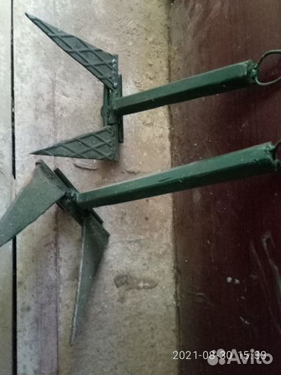 Якорь для лодки