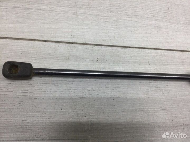 Амортизатор крышки багажника Audi A4 универсал