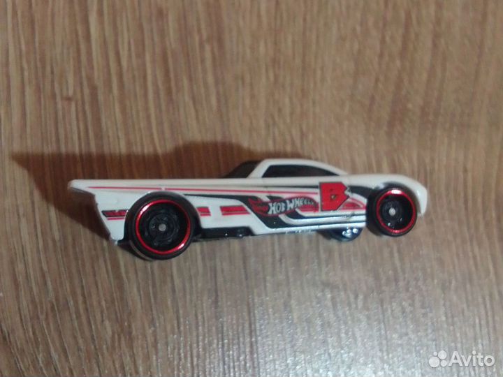 Модель из набора hot wheels