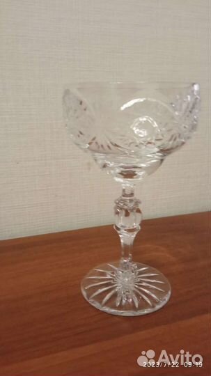 Вазочка на ножке для конфет и варенья