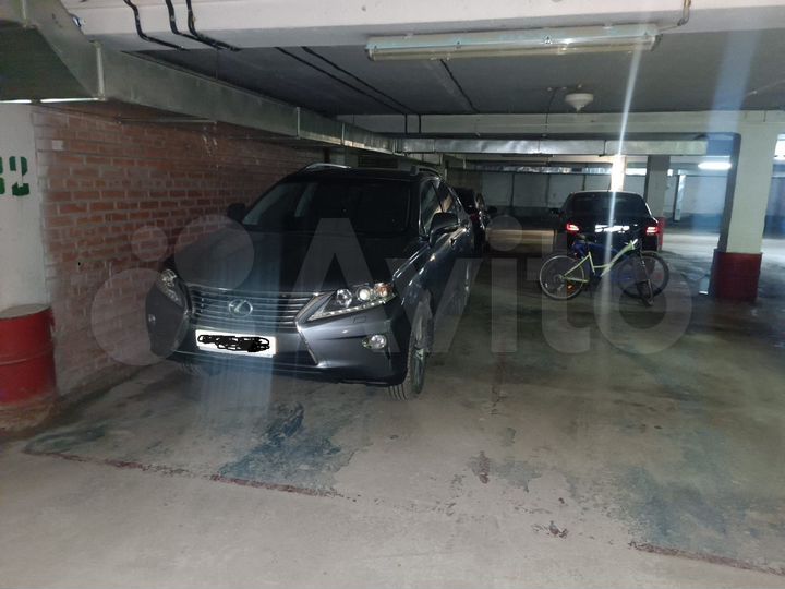 Машиноместо, 18 м²