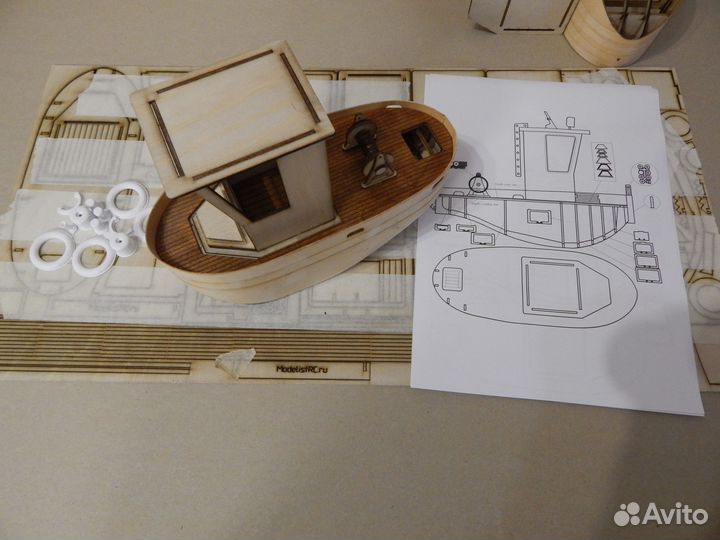 Набор для постройки модели буксира