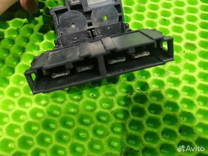 Блок предохранителей на клемму акб+ Teana J31