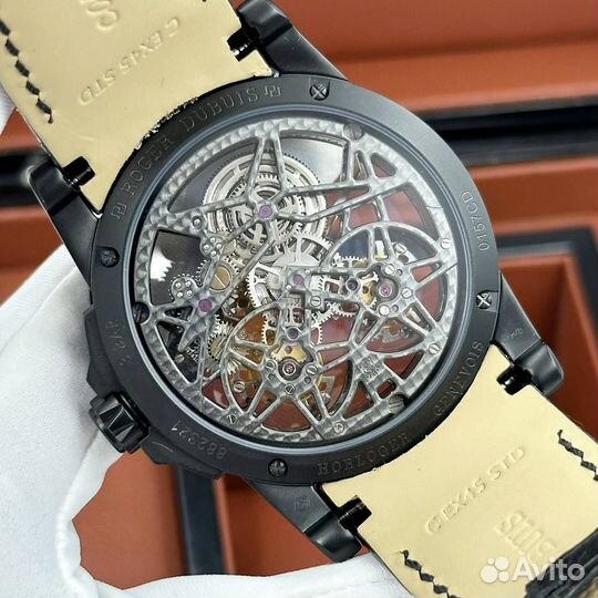 Часы класса супер Roger Dubuis Excalibur Double