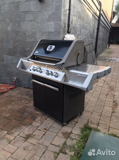 Газовый гриль Napoleon Prestige Black