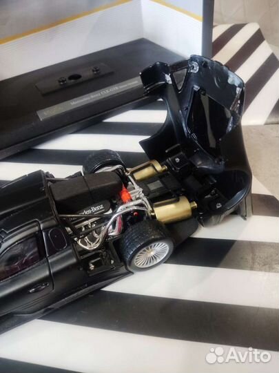 Коллекционная машинка мэрс