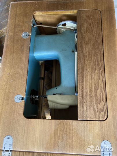 Швейная машина Чайка