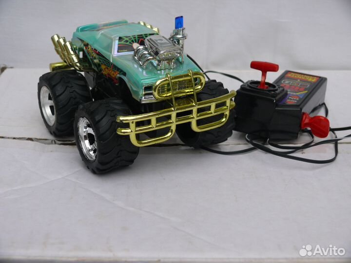 Машины игрушечные с пультом управления