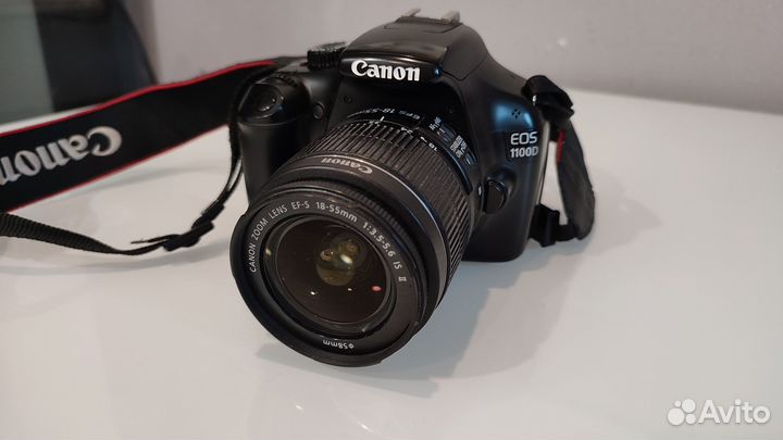 Зеркальный фотоаппарат Canon eos 1100d