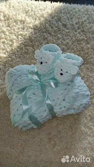 Плед и пинетки из alize puffy