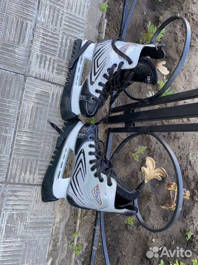 Коньки хоккейные 33 размер