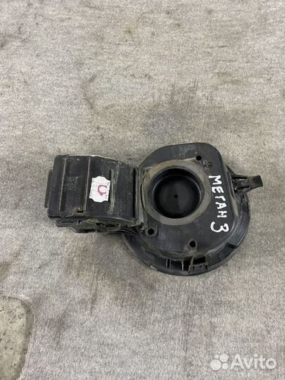 Лючок бензобака Renault Megane III (2008–2014)