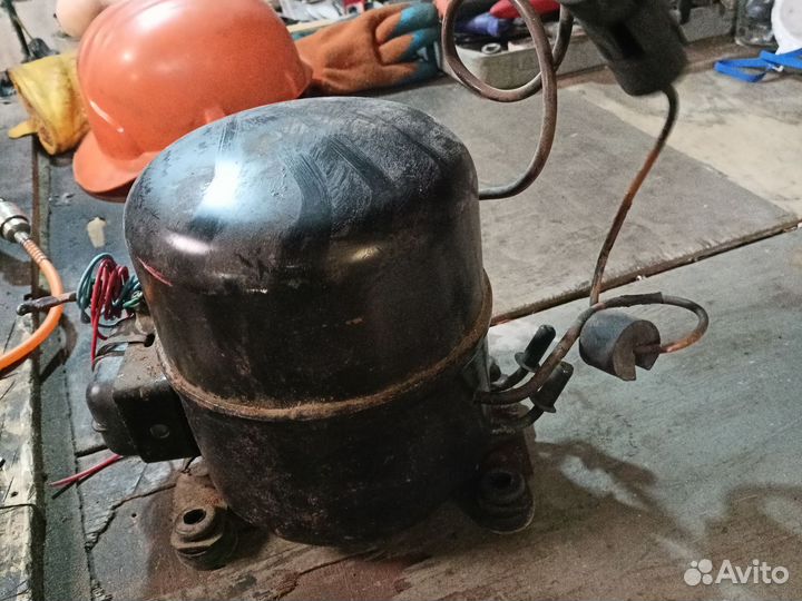 Компрессор от холодильника samsung