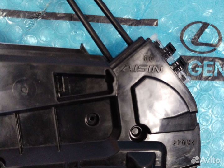 Lexus is Замок двери передний правый 2013-2022