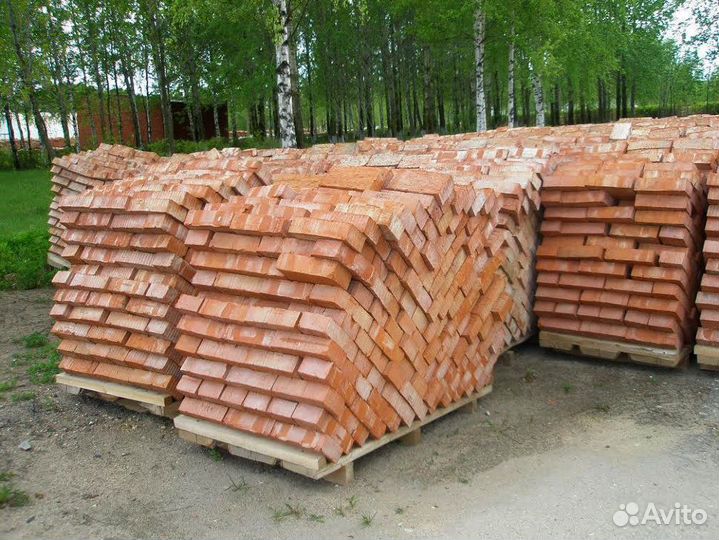 Рабочий кирпич