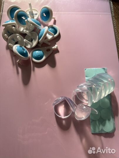 Силиконовые накладки на углы, заглушки в розетки