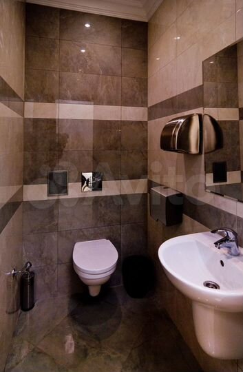 Офис с отд. входом в Б.Ц. класса В+, 206 м²