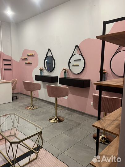 Сдам место мастеру маникюра