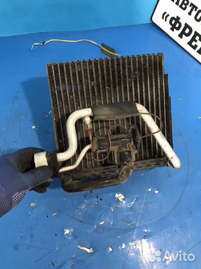 Радиатор кондиционера салона mitsubishi carisma