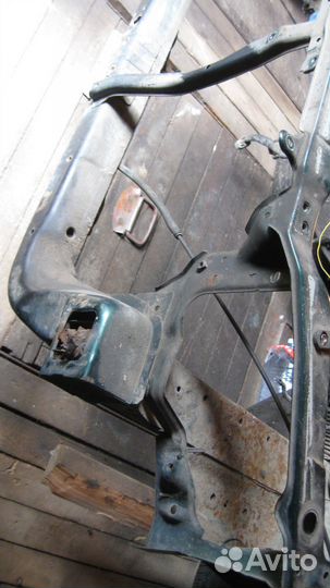 Передняя часть кузова Volvo S40