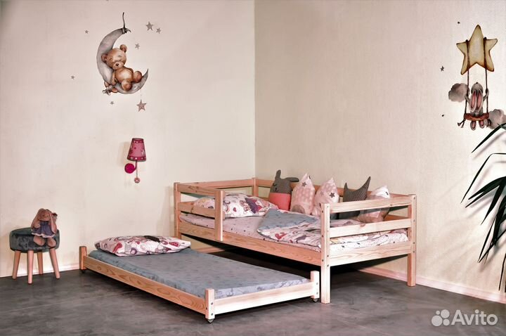 Кроватка из массива сосны Софа высокий бортик