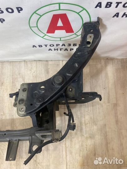 Рамка радиатора передняя Mitsubishi Outlander CW5W