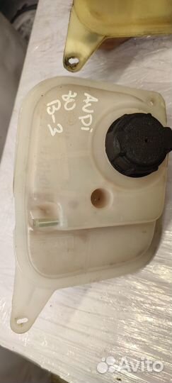 Расширительный бачок Audi 80 B3