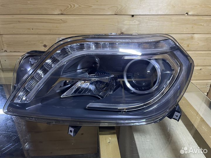Фара левая на W166 mercedes benz GL
