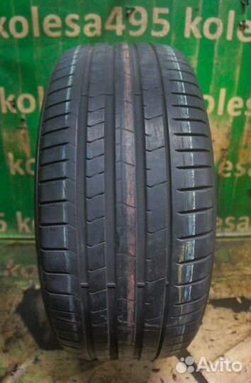 Pirelli P Zero PZ4 245/40 R19 94W