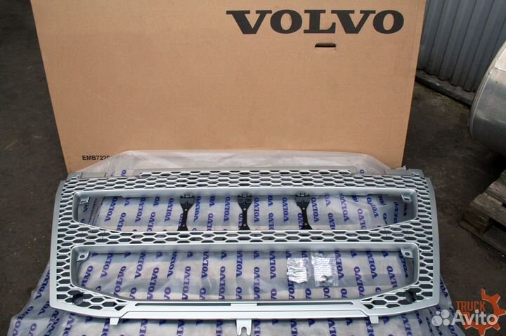 Решетка передняя Volvo FH16 / FH4