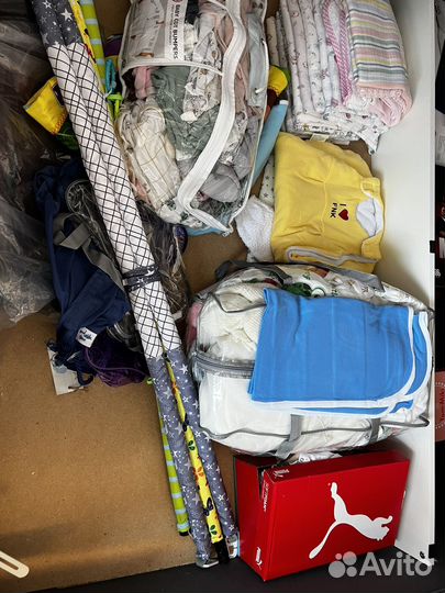 Коробка детских вещей