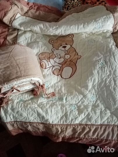 Бортики и одеяло в кроватку